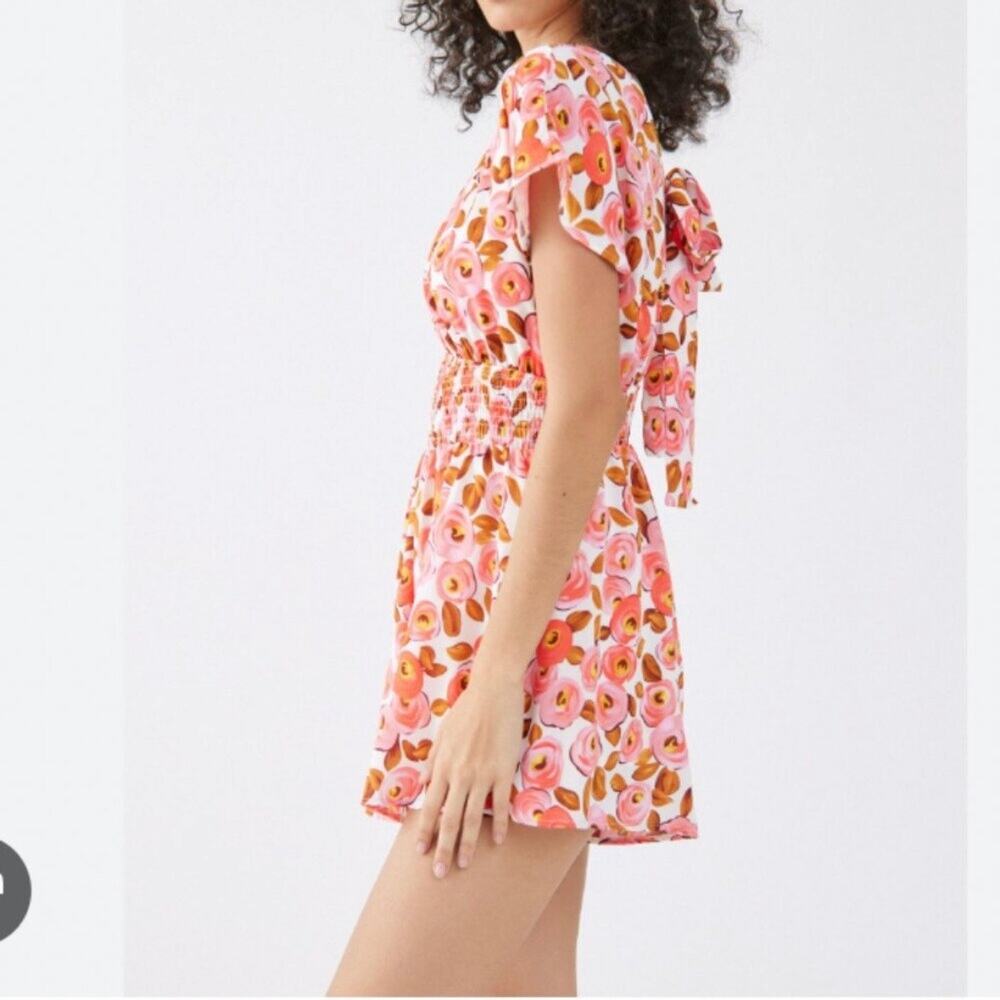 Kiss The Sky Floral Tie Back Romper size M Urban Outfitters